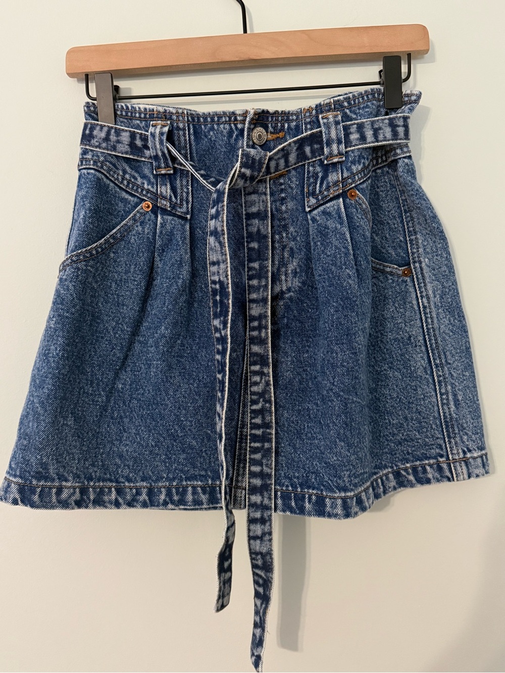 Abercrombie & Fitch Rise Belted Denim Mini Skirt Acid Wash Size 4/27 - Picture 6 of 7